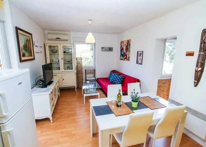Apartment Nina - Two Bedroom With Two Balcony Near The Beach