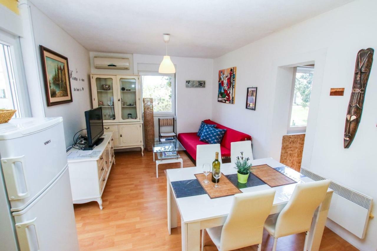 Nina - Two Bedroom With Two Balcony Near The Porec