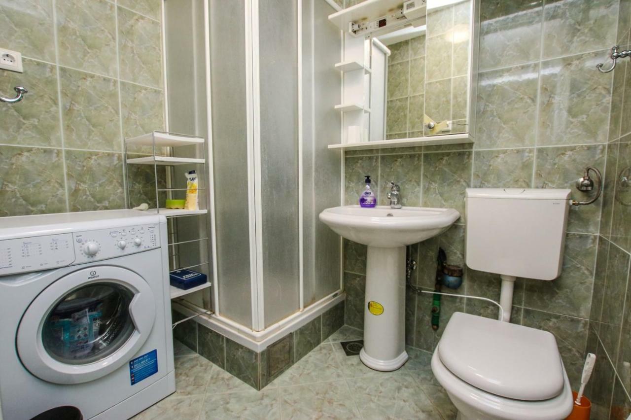 Nina - Two Bedroom With Two Balcony Near The Porec