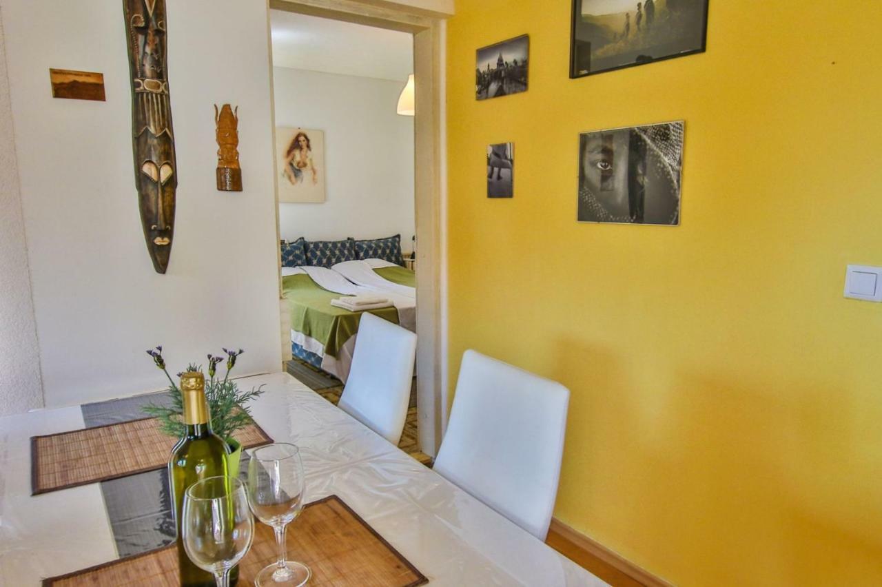Nina - Two Bedroom With Two Balcony Near The